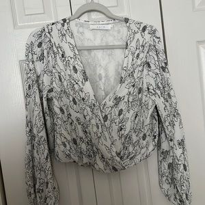 ASTR the label, cropped long sleeve blouse size M